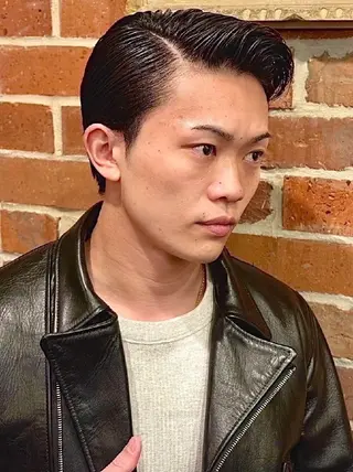 ショート ヒロ銀座プレミアムバーバー新宿店所属・髙司 哲伸のヘアスタイル