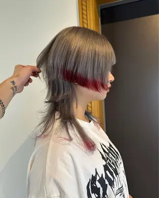 ミディアム カラー 大阪ウルフカット ハッシュカットのヘアスタイル