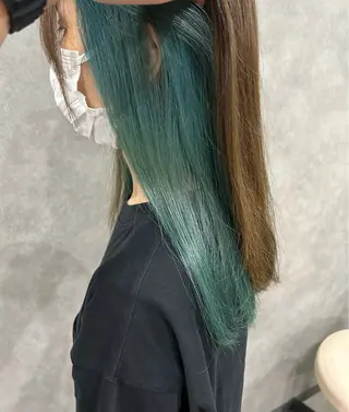 セミロング カラー 廣瀬 あずさのヘアスタイル