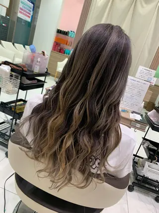 カラー N° jillva ♦️川端裕司♦️のヘアスタイル