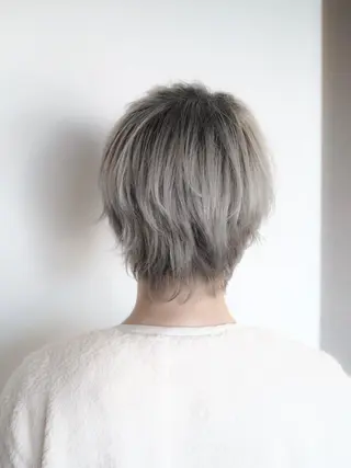 ショート カラー ヘアアレンジ メンズ メンズハイトーン メンズバレイヤージュのヘアスタイル