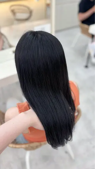 セミロング イチセ ユキのヘアスタイル
