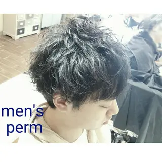 メンズ ショート パーマ ショートヘア💫 ハイトーン西田拓馬のヘアスタイル