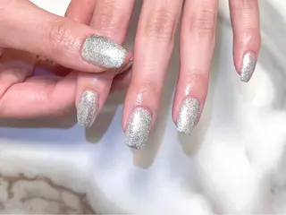 ミディアム ネイリスト シンのネイルデザイン