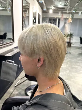 ショート ハイトーン🌈艶カラ ー✨ブリーチ/RYOのヘアスタイル