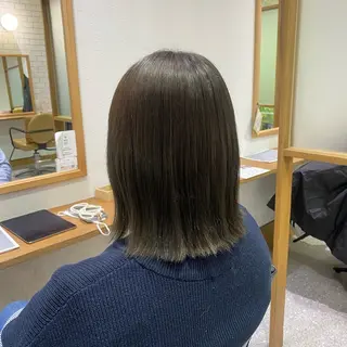 セミロング カラー みうら しずくのヘアスタイル