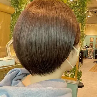 ショート カラー 小泉 葵のヘアスタイル