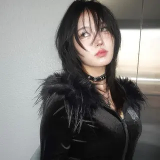 ロング bloc japon所属・ﾌﾞﾚｲｽﾞ˚✧₊⁎ ﾚｲﾔｰToriのヘアスタイル