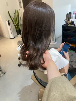 セミロング ✨色持ちの良い艶 カラー✨蟹江真世のヘアスタイル