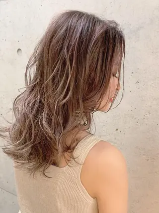 ミディアム カラー EMANON天神所属・Hitomi Ezakiのヘアスタイル