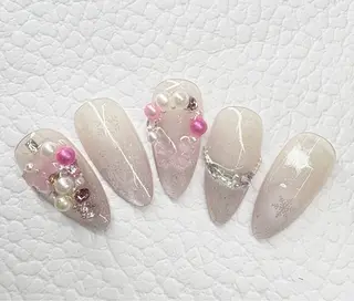 ネイル AngelChris ビューティーサロンのネイルデザイン