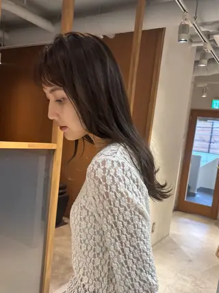 ミディアム カラー mei|顔まわり ×透明感カラーのヘアスタイル