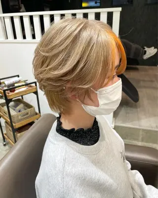 ショート カラー 細沼 葵のヘアスタイル