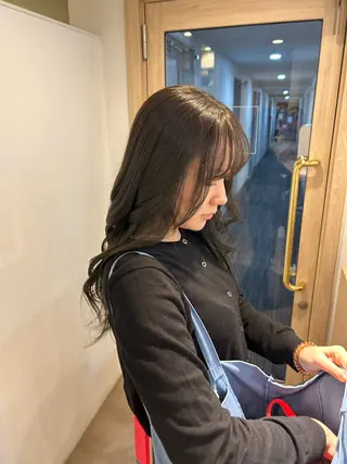 セミロング カラー オリーブ/ ナカミネアキナのヘアスタイル