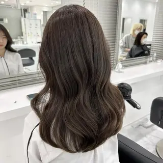 カラー 冬の透明感暗髪❄️ トレンドカラー❄️のヘアスタイル