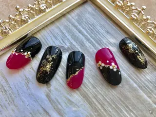 ネイル 【尾下】 ロイヤル•セラピストのネイルデザイン