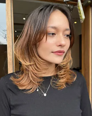 ミディアム YUI/レイヤー カット/透明感カラーのヘアスタイル