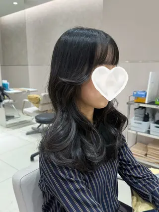 ロング カラー 内田 志乃のヘアスタイル