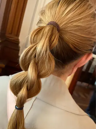 セミロング ヘアアレンジ 桑原 りゆのヘアスタイル