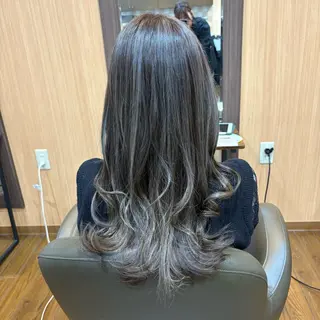 セミロング MOLLASALON 浅香山店所属・MOLLA 辻のヘアスタイル