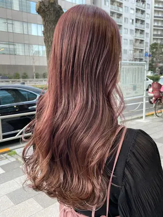 ロング カラー アートディレクター 尾内 友美のヘアスタイル