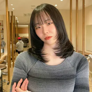 ミディアム 中山 遥のヘアスタイル