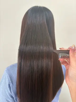 ロング BUENAVISTA所属・仲里 彩生のヘアスタイル