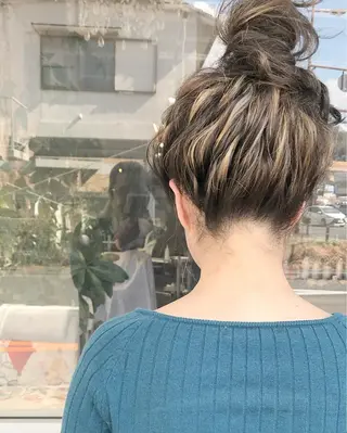 セミロング カラー ヘアアレンジ Mariana/ 鶴原-ハイライトのヘアスタイル