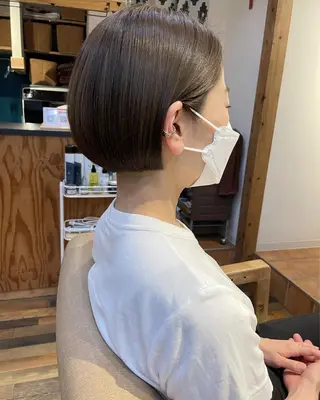 ショート カラー あずまぐち めぐみのヘアスタイル