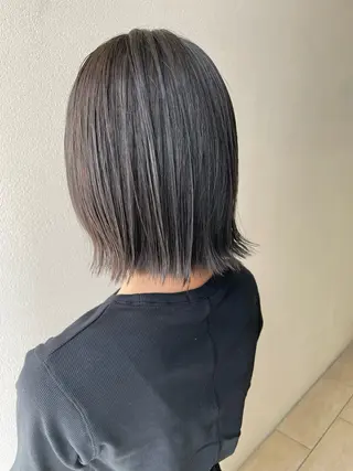 ショート カラー 沢田 瞳のヘアスタイル