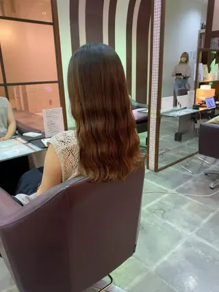 ロング カラー パーマ 関西初の波巻きパーマ コテ巻き風パーマのヘアスタイル
