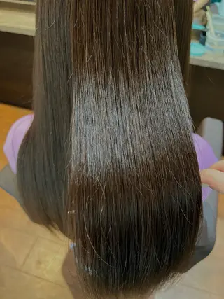 ロング カラー/ブリーチ 岸谷真幸のヘアスタイル