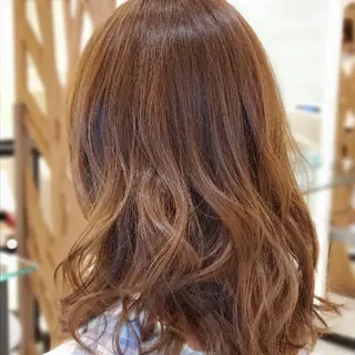 セミロング カラー 岡本 尚樹のヘアスタイル