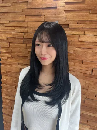 ロング lapis  Rie シールエクハイトーンのヘアスタイル