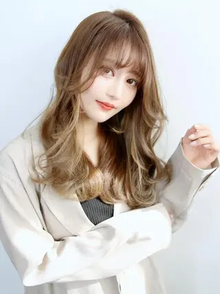 ロング カラー ベージュ/インナー カラー🤍Rieのヘアスタイル