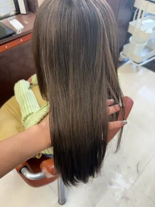 カラー 垢抜けデザイナー/ 似合わせ/朝倉友香のヘアスタイル