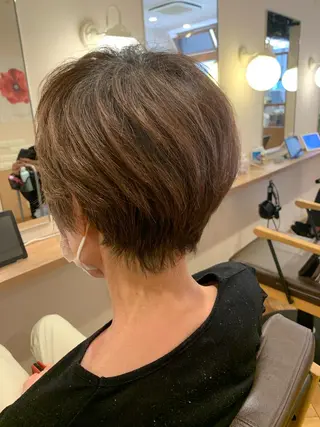 ショート u n aのヘアスタイル