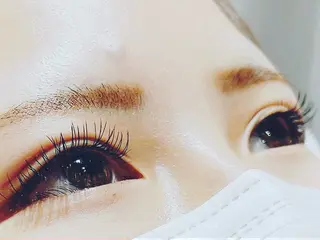 マツエク・マツパ 久保 純那の眉毛・アイブロウイメージ