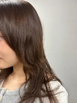 ミディアム nude所属・𝐀𝐦𝐞𝐫𝐢 /透明感カラーのヘアスタイル