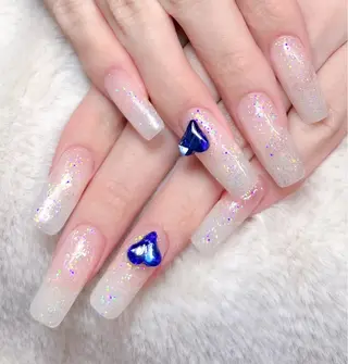 ネイル LEFTNAILS フィルインニュアンスのネイルデザイン
