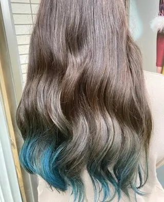 カラー ロング 齊藤 久恵のヘアスタイル