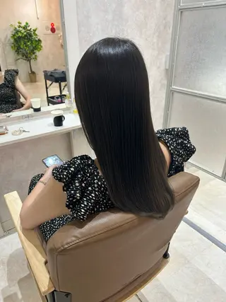 セミロング カラー オリーブ・赤み消し 💚MAKOTO💚のヘアスタイル