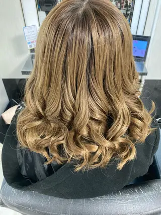 ミディアム ヘアアレンジ ベルグロー本店所属・ベルグロー🧡 心斎橋スタッフ🦋のヘアスタイル