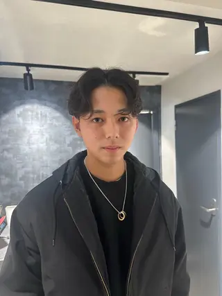 ミディアム パーマ メンズ SALOWIN 原宿 iori所属・💈センターパート パーマ特化💈雄太のヘアスタイル