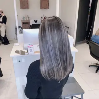 ロング カラー オフホワイトアンドなんば所属・福西 洋斗のヘアスタイル