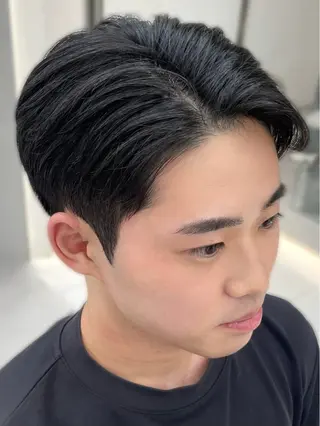 ショート パーマ メンズ センターパート/ マッシュ 小野 樹のヘアスタイル