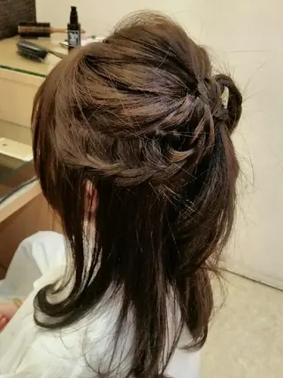 ヘアアレンジ EMANON名古屋所属・美谷添（ミヤゾエ） まどか大人ヘアサロンのヘアスタイル