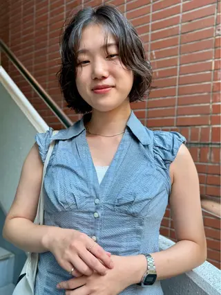 ショート カラー パーマ 千堂 真由のヘアスタイル