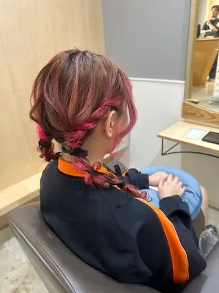 ミディアム miloc MOMOKAのヘアスタイル