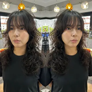 セミロング 海外レイヤーカット 🇺🇸山村拓士のヘアスタイル